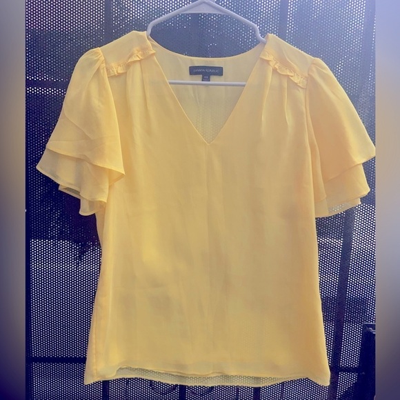 Banana Republic Tops - Banana republic yellow dress shirt